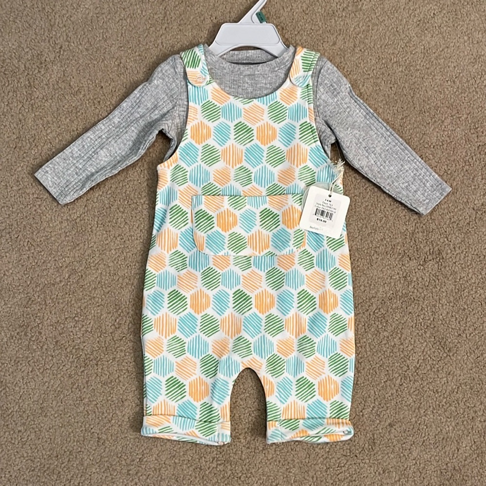 NWT 3-6mo Leo & Luna unisex 2-piece outfit, gray long sleeve top & overalls